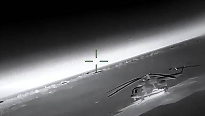 乌国防部情报总局发布视频:用无人机袭击俄目标,一架米-8直升机被击中