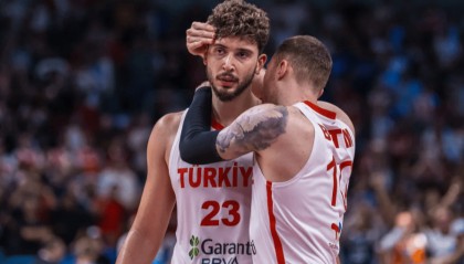 申京本届欧洲杯场均21+10+6 多项数据位居赛事前十